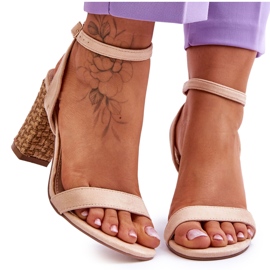 Sandales En Daim Sur Un Talon Selila Beige Tressé