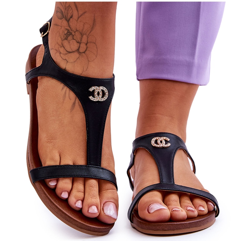 Sandales Plates Avec Décoration S.Barski KV-5541-45 Noir le noir Sandales Plates Avec Décoration S.Barski KV-5541-45 Noir le noir