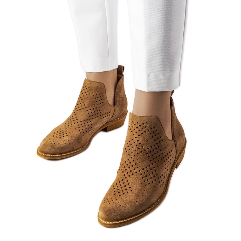 Boots en cuir ajouré caramel Karino brun