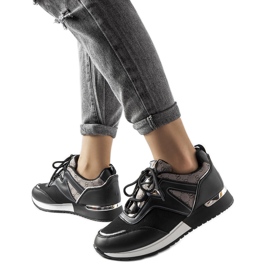 Baskets noires avec éléments dorés de Bedord