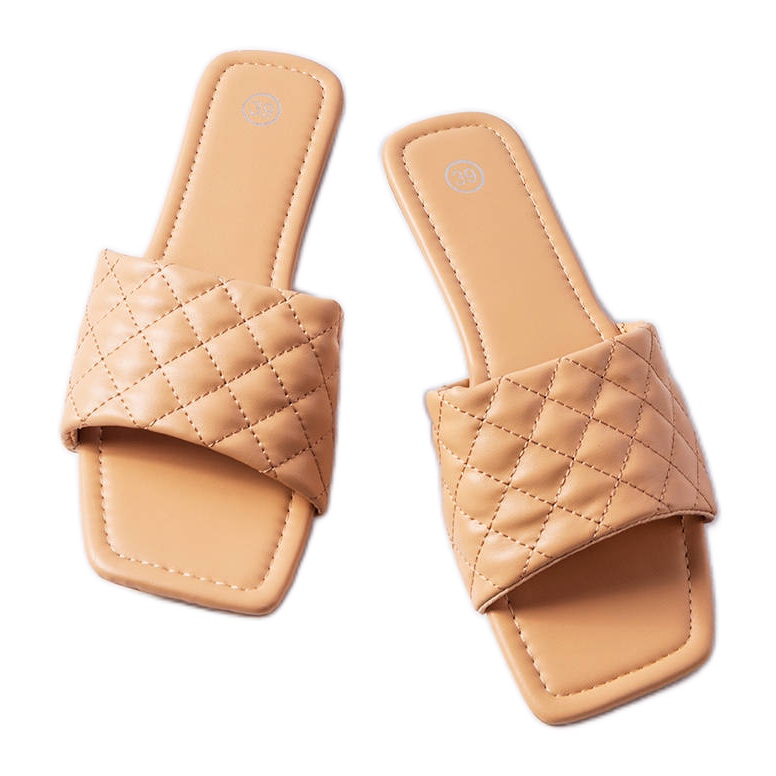 Pantoufles élégantes roses avec matelassage de Labrie Pantoufles élégantes roses avec matelassage de Labrie