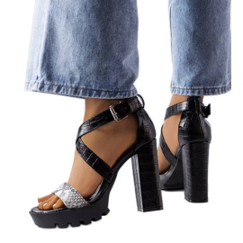 Sandales blanches à imprimé serpent Trépanier