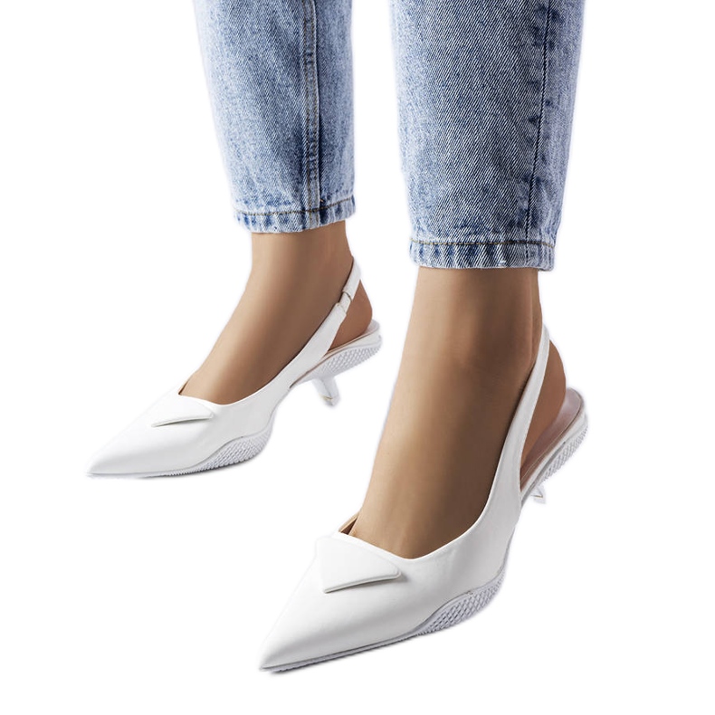 Sandales blanches à petit talon Labonté