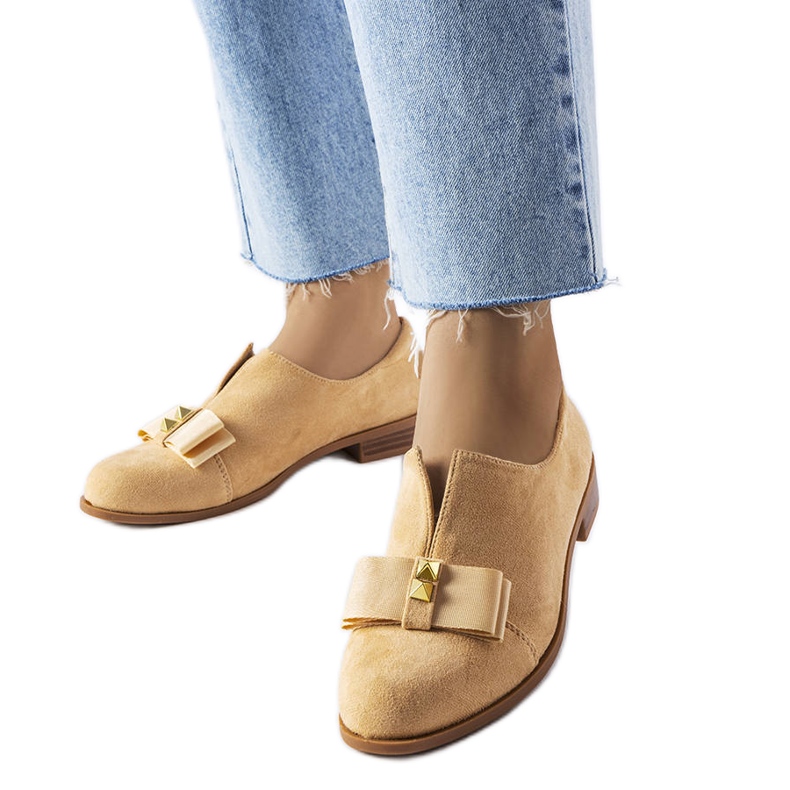 Richelieus beiges à nœud de Poplar Richelieus beiges à nœud de Poplar