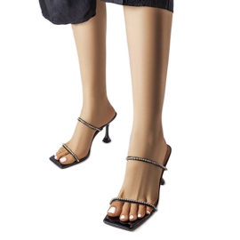 Sandales noires à talons hauts avec strass Paso