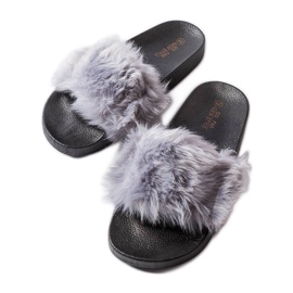 Babouches grises à fourrure de Genèvre Babouches grises à fourrure de Genèvre
