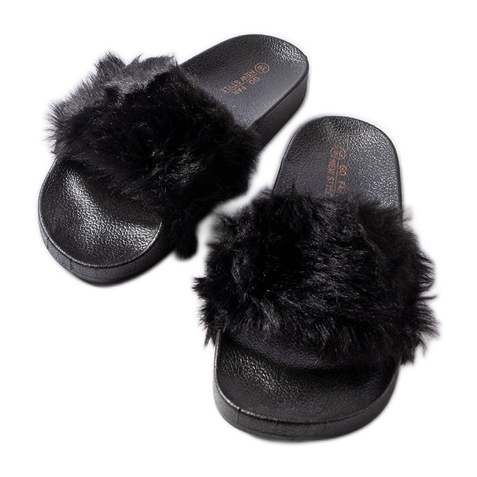 Babouches noires avec fourrure de Genevre le noir Babouches noires avec fourrure de Genevre le noir