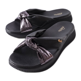 Sandales compensées noires de Luce le noir