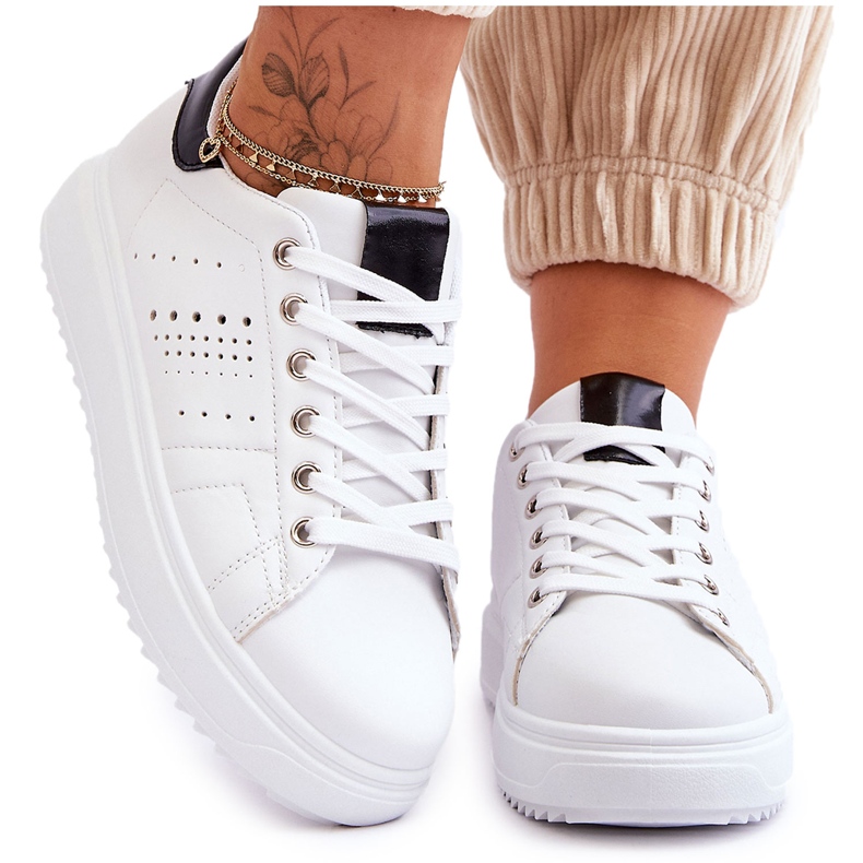 Chaussures de sport pour femmes blanches et noires Be First! Chaussures de sport pour femmes blanches et noires Be First!