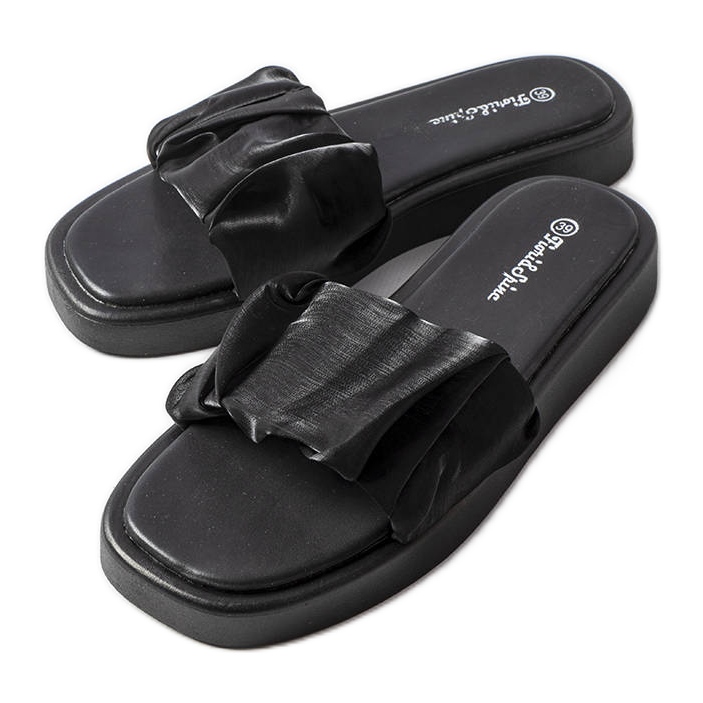 Claquettes noires à volants Boulevard le noir