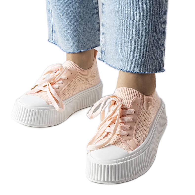 Baskets en tissu rose sur la plateforme Mallus