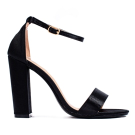 Sandales noires à talons hauts Shelovet