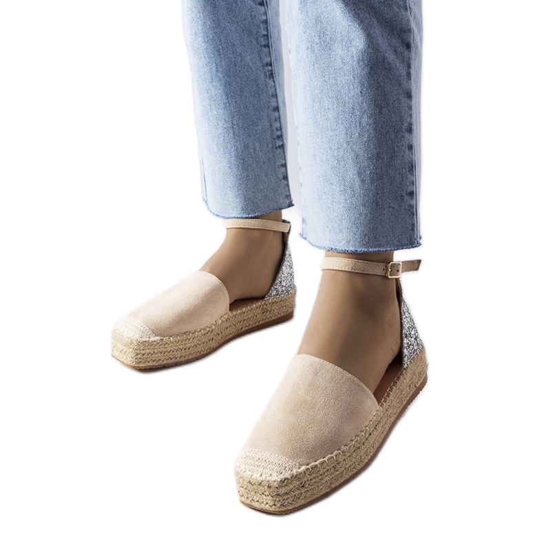 Espadrilles beiges avec empiècement pailleté de Myasia