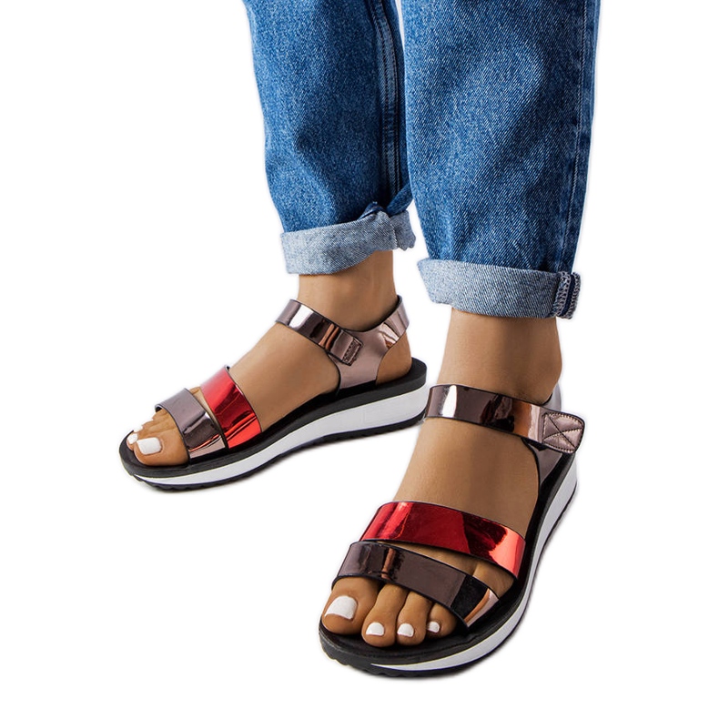 Inna Sandales femme Mila en cuir verni gris Inna Sandales femme Mila en cuir verni gris