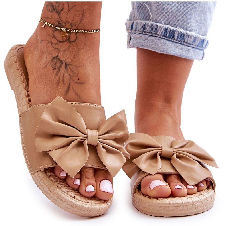 FK1 Chaussons pour femmes à la mode avec un nœud en beige Estera