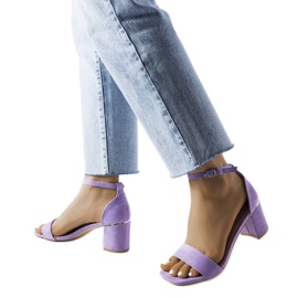 Sandales à petit talon violet Dara