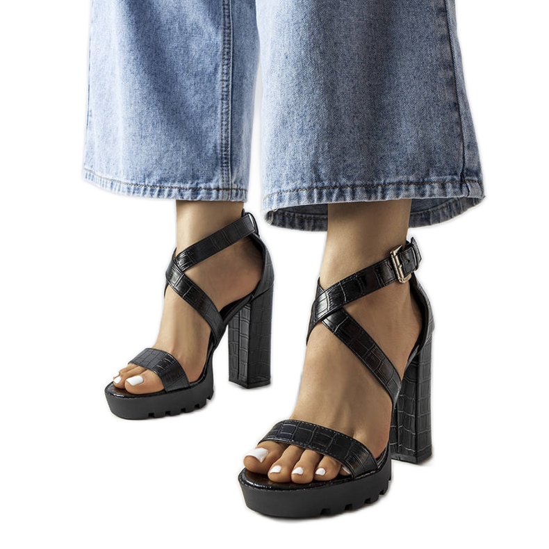 Sandales noires à talons hauts de Trépanier le noir