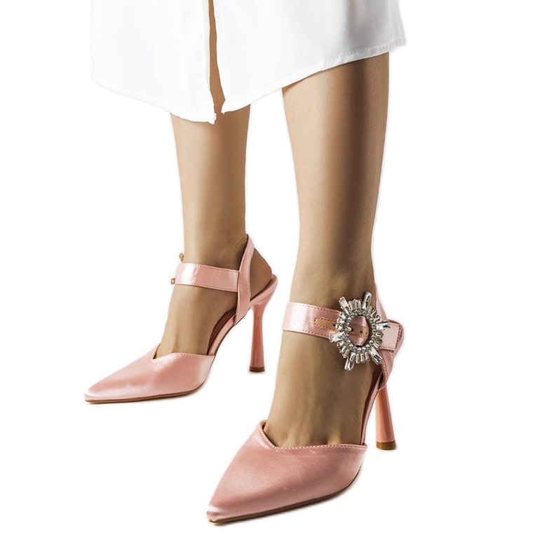 Sandales à talons en satin beige Linda rose