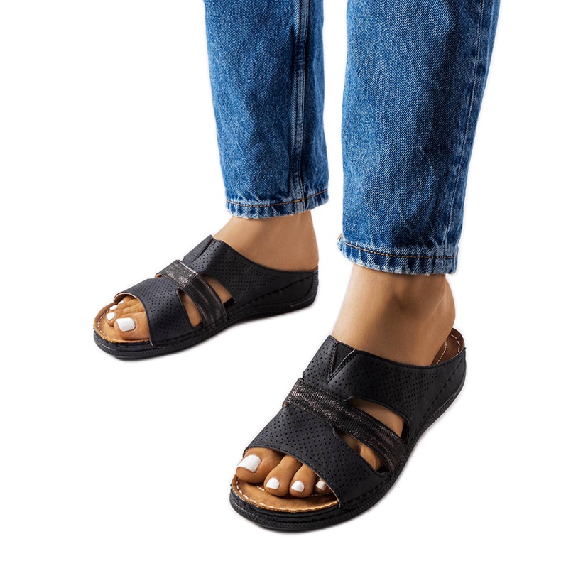 Chaussons compensés légers noirs d'Oliwia le noir