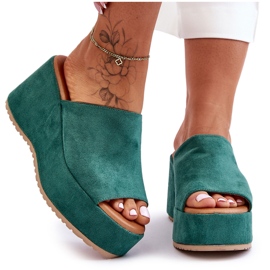 Pantoufles pour femmes sur une plate-forme massive Vert Martina