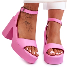 Sandales à la mode sur talon massif rose Karmine