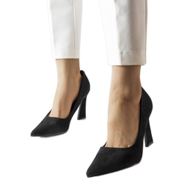 Inna Escarpins noirs sur talon aiguille asymétrique de Linda