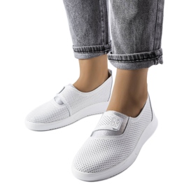 Baskets blanches perforées Ethels