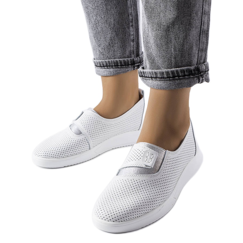 Baskets blanches perforées Ethels