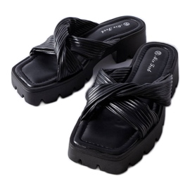 Claquettes Dubé noires à semelles de tracteur le noir