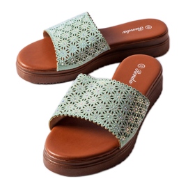 Sliders verts ajourés avec zircons d'Irvine Sliders verts ajourés avec zircons d'Irvine