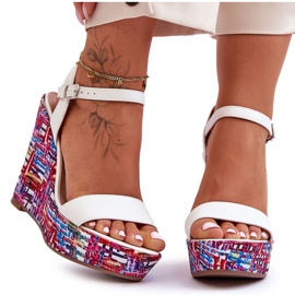 Sandales pour femmes sur un coin coloré blanc Malibu