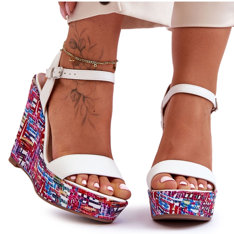 Sandales pour femmes sur un coin coloré blanc Malibu blanche Sandales pour femmes sur un coin coloré blanc Malibu blanche