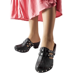 Sabots noirs de Custer le noir