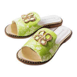 Claquettes vert clair à boucle