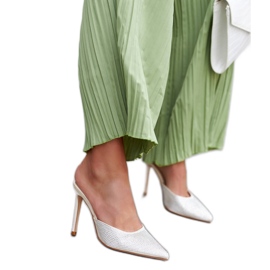 Lamelles dorées sur broche avec zircons Ortensio