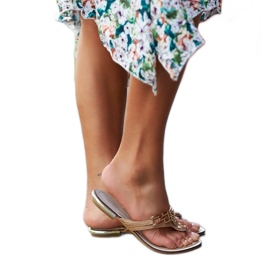 Tongs élégantes marron de Buttapietra brun Tongs élégantes marron de Buttapietra brun