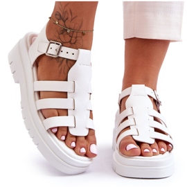 Sandales plates en cuir à rayures blanches Diosa