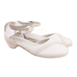 Sandales sur une casquette American Club Jr. AM782 blanc