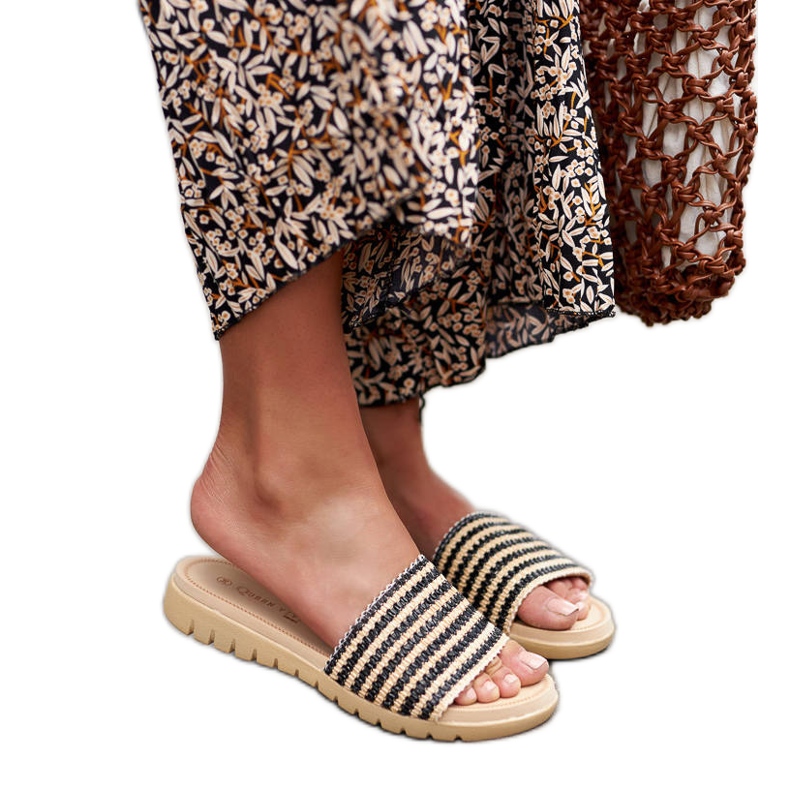 Claquettes Capovalle tressées noires le noir