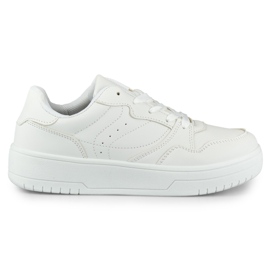 Les baskets classiques blanches d'Emili