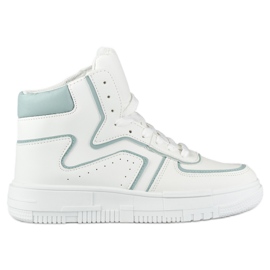 Chaussures de sport blanches au dessus de la cheville