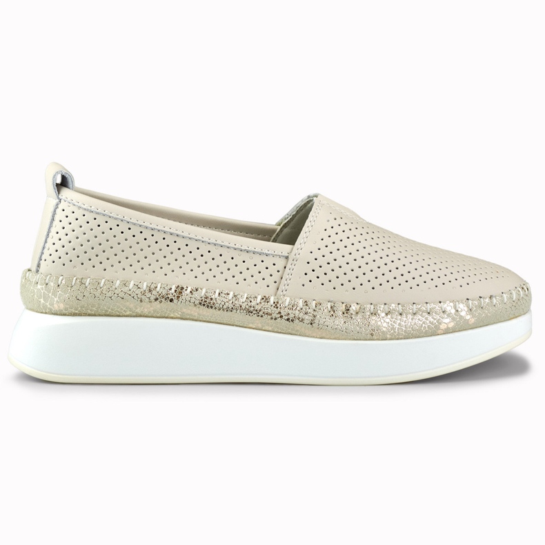 Chaussures femme en cuir ajouré beige