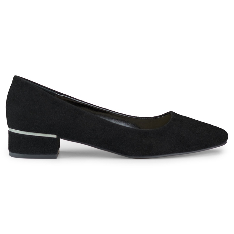 Escarpins noirs sur petit talon le noir