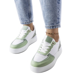 Baskets vertes sur la plateforme Tooele Baskets vertes sur la plateforme Tooele