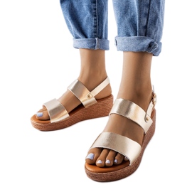 Sandales compensées dorées de Pogibonsi