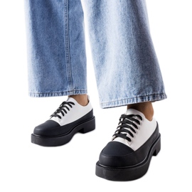 Chaussures plates blanches de Merico Chaussures plates blanches de Merico