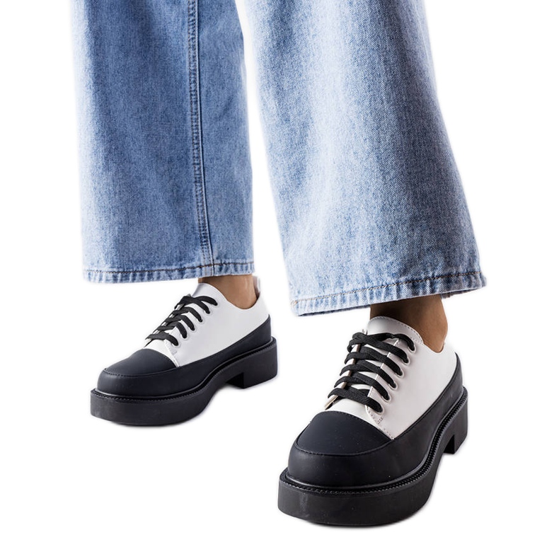 Chaussures plates blanches de Merico Chaussures plates blanches de Merico