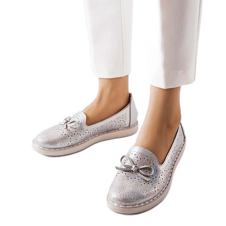 Mocassins gris brillants à motif ajouré Elodia