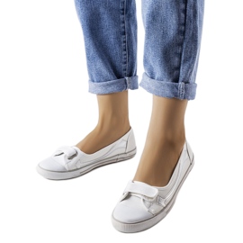 Inna Baskets en textile blanc Winifred 8826 White rouge