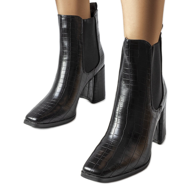 Bottines noires en cuir imitation crocodile de Weigall le noir